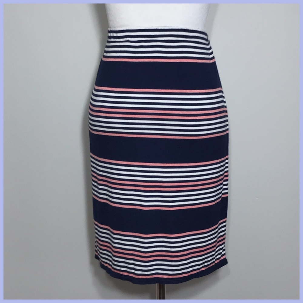 Max Studio Pencil Skirt - Picture 2 of 4